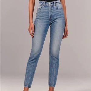 Abercrombie & Fitch High Rise Mom Jeans